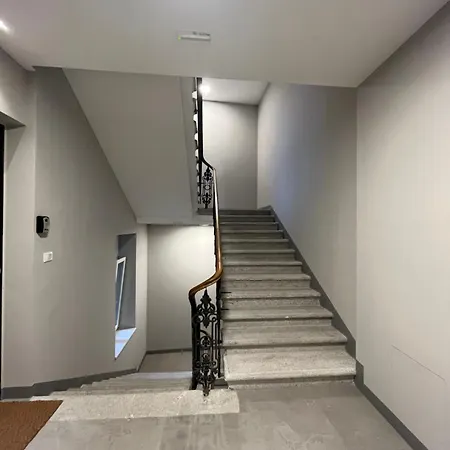 Gold's House Apartment
