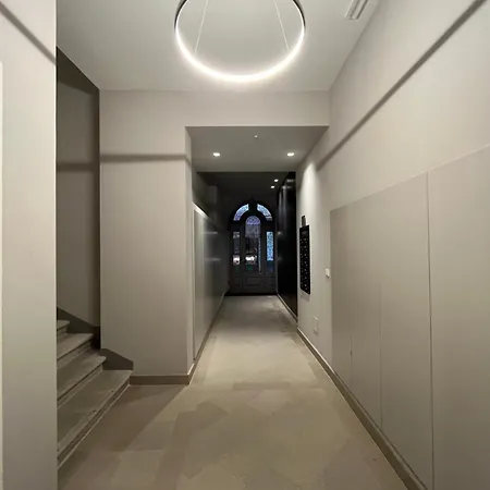 Apartment Gold's House