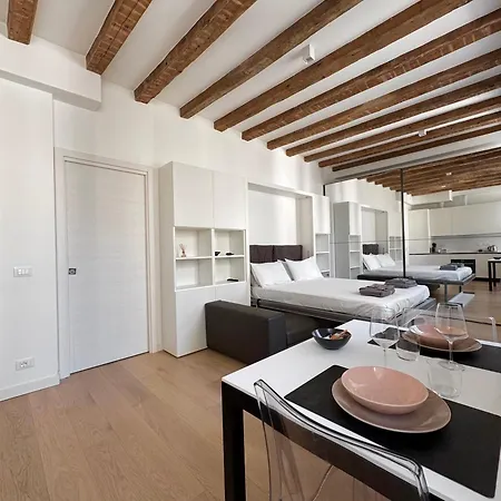 Gold's House Apartment *